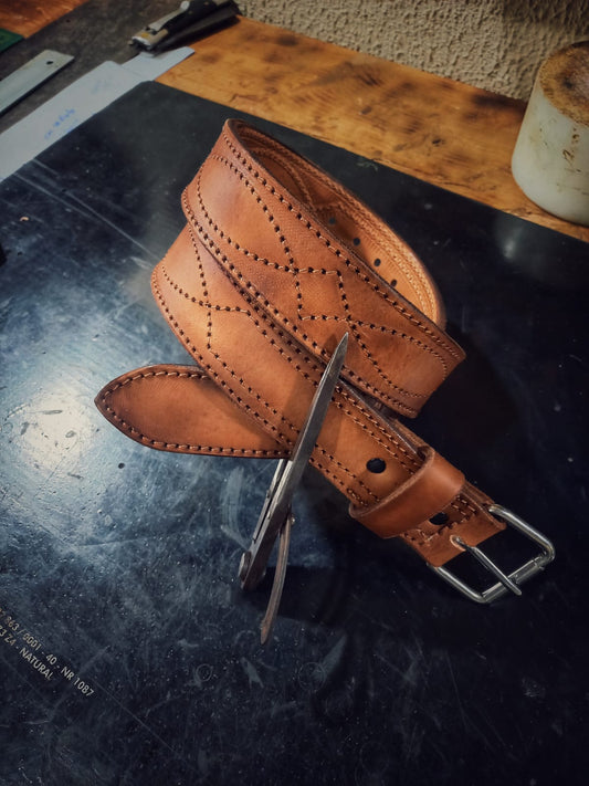 Cinto costura crusada marron