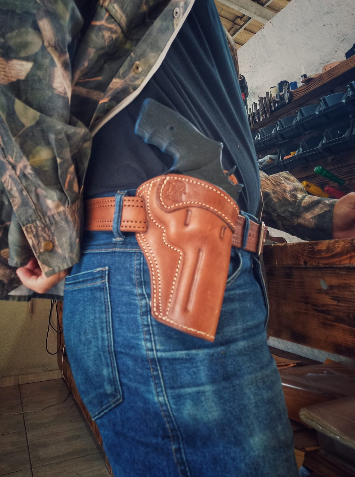 Coldre ostensivo semi panqueca rígido com tampa  RT4" 627, 889, 82S E OUTROS